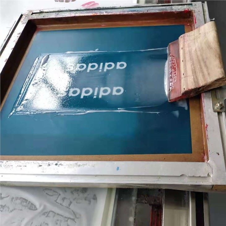 Imprimante à encre de silicone